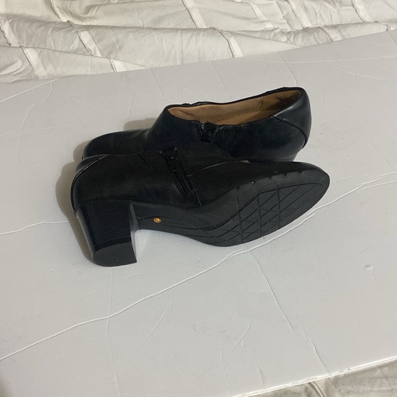 Cute Clarks Unstructured shoes EUC - Picture 2 of 8